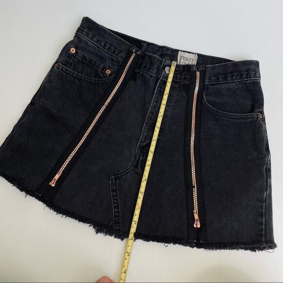 Furst of a Kind black jean skirt with front zippers size Small - Picture 9 of 9